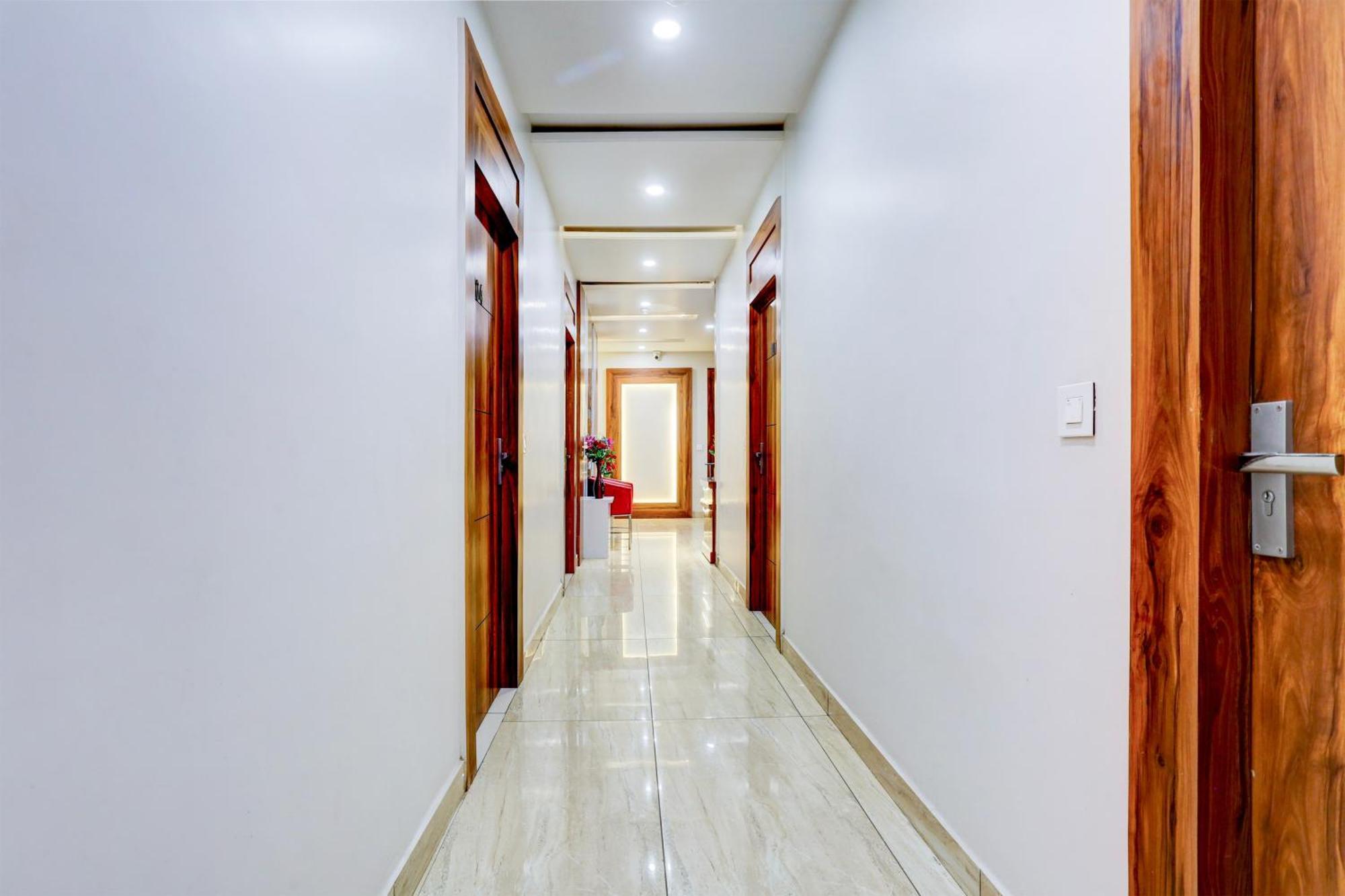 Super Townhouse Model Town Rohtak Formerly Hotel Tathastu Екстер'єр фото